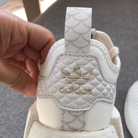 NWOT! - ADIDAS x DISNEY The Little Mermaid NMD R1 Athletic Shoes - Picture 3 of 16